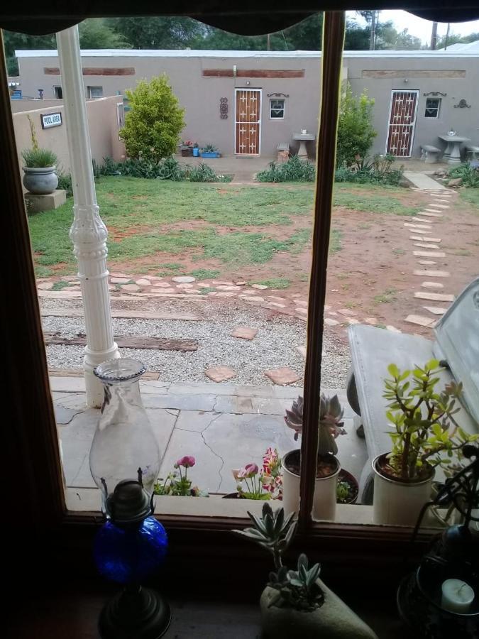 Carmel Villa B&B Or Self-Catering Calvinia Esterno foto
