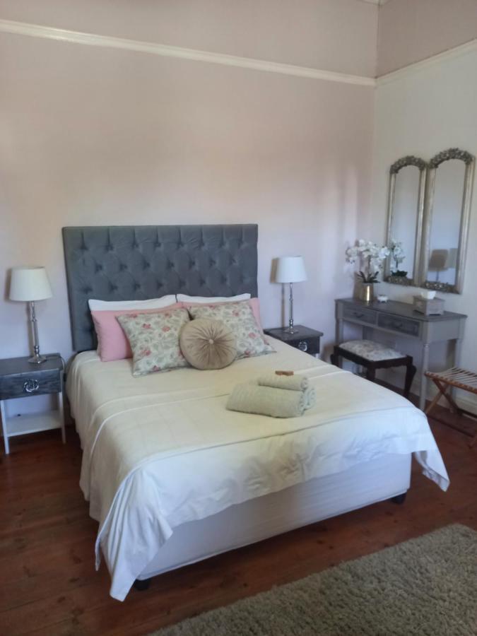 Carmel Villa B&B Or Self-Catering Calvinia Esterno foto