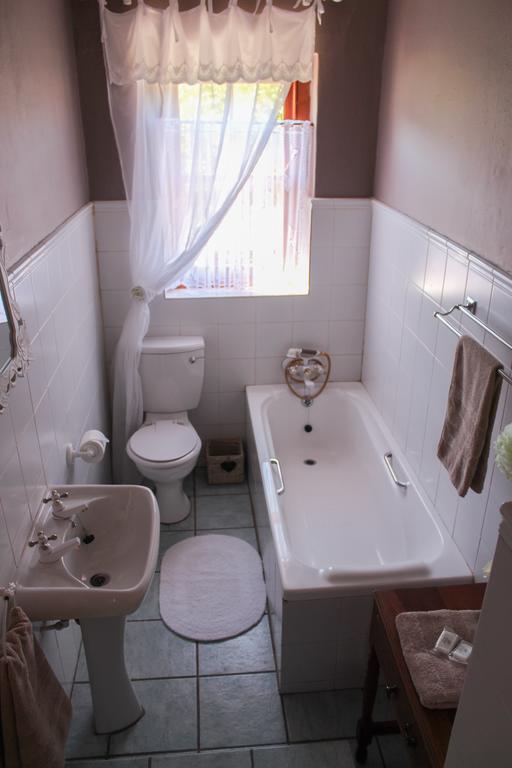 Carmel Villa B&B Or Self-Catering Calvinia Esterno foto
