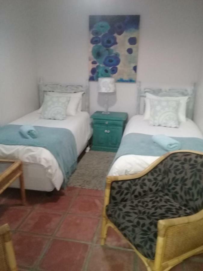 Carmel Villa B&B Or Self-Catering Calvinia Esterno foto