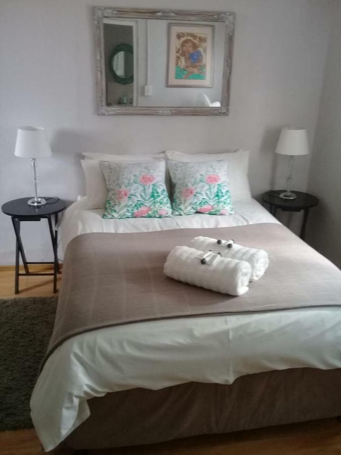 Carmel Villa B&B Or Self-Catering Calvinia Esterno foto
