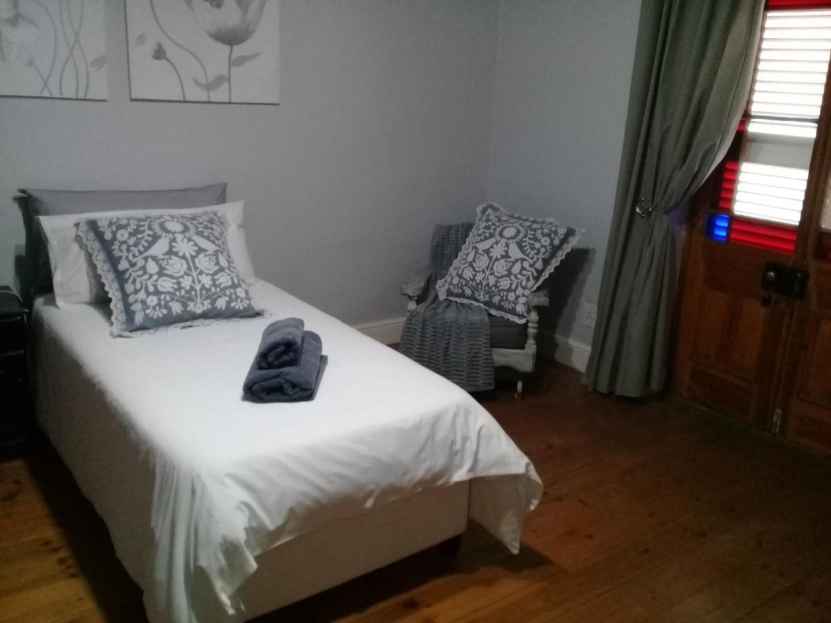 Carmel Villa B&B Or Self-Catering Calvinia Esterno foto